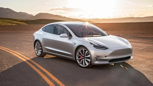 Tesla Model 3 वॉलपेपर डाउनलोड करें – 4K HD कार वॉलपेपर - Screenshot 2